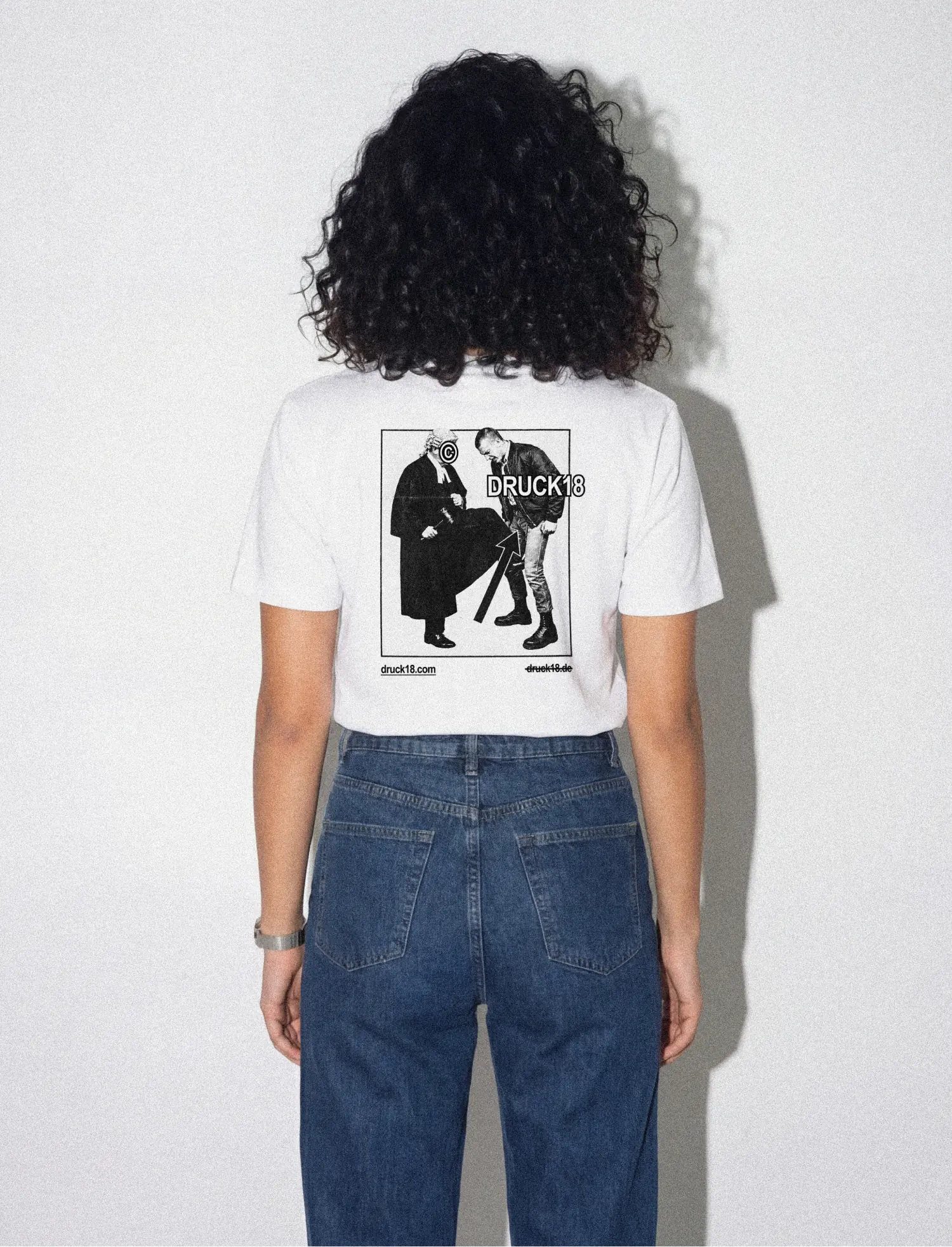 Druck18 "Richter" T-Shirt - Image 4